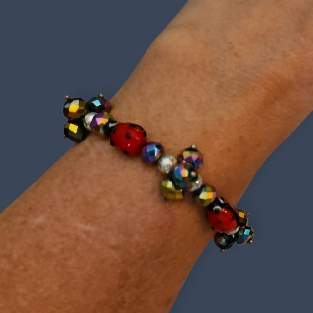 Vintage Glass Ladybug Irridescent Beaded Cha Cha Stretch Bracelet